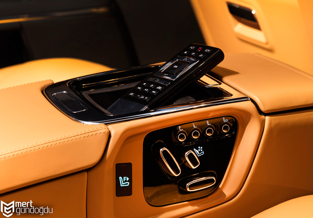 Jaguar XJ L interior