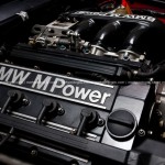 bmw-e30-m3-henna-red-engine